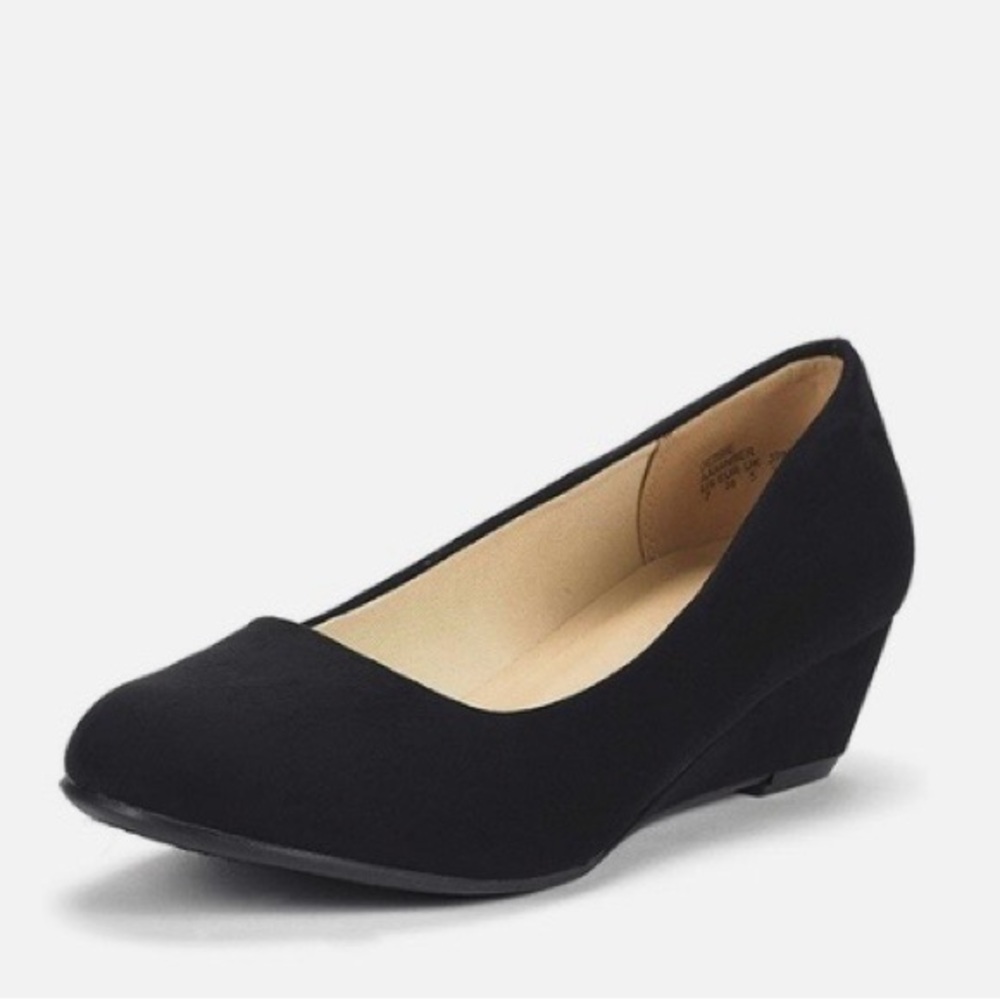 Black Women's Wedge Pump - Classic Comfort Size 9